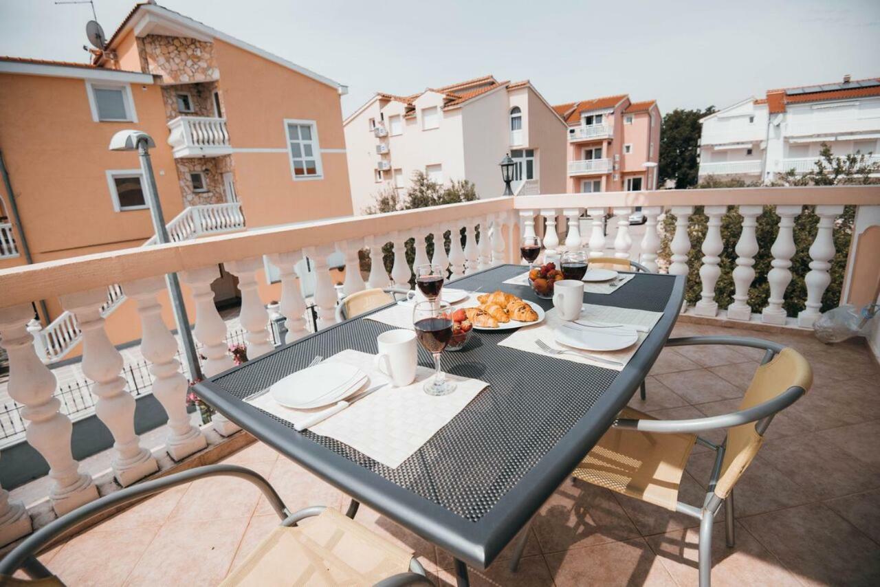 Apartmani Tamaris Vodice Exterior foto