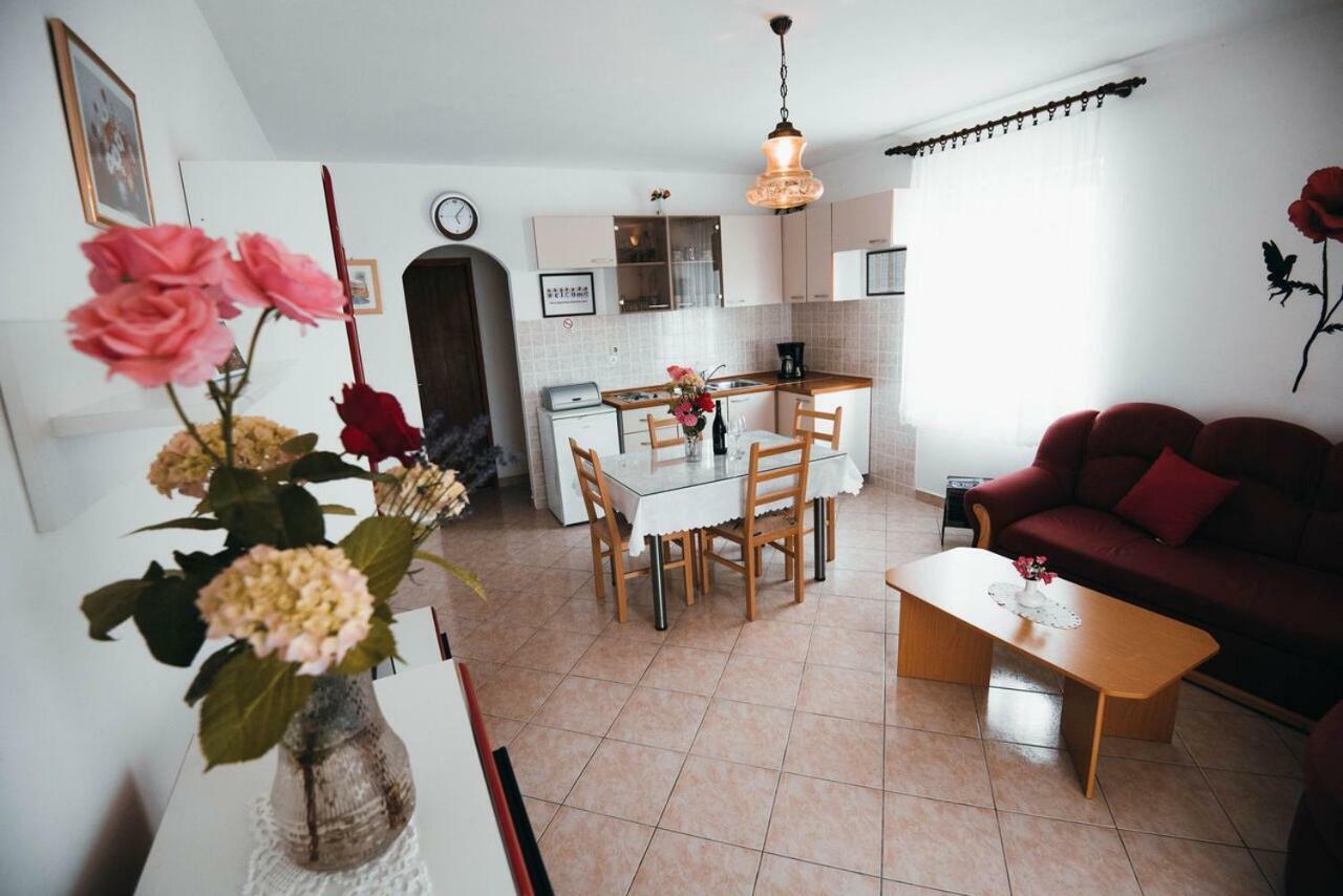 Apartmani Tamaris Vodice Exterior foto
