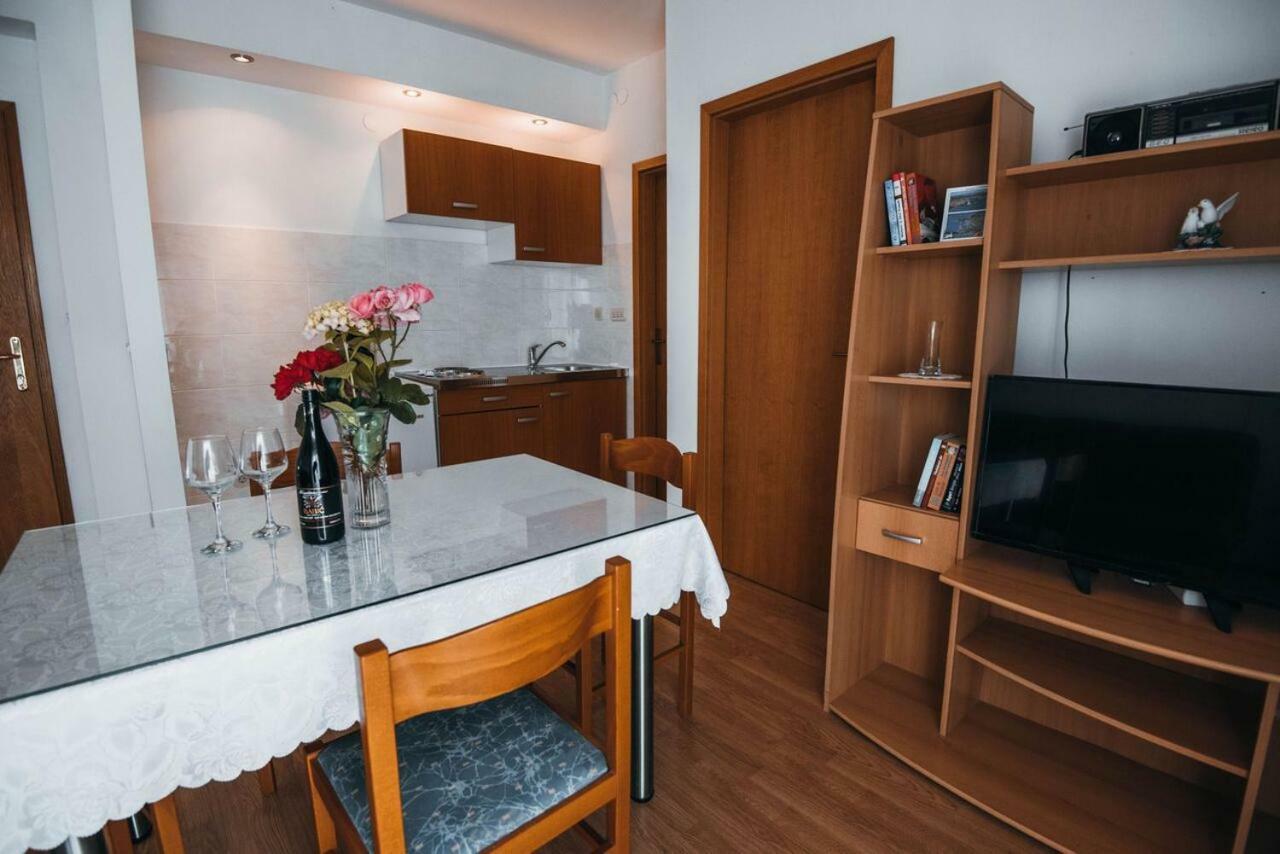 Apartmani Tamaris Vodice Exterior foto