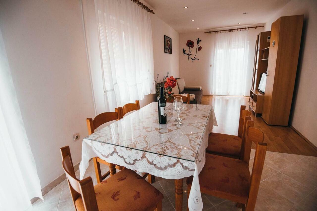 Apartmani Tamaris Vodice Exterior foto