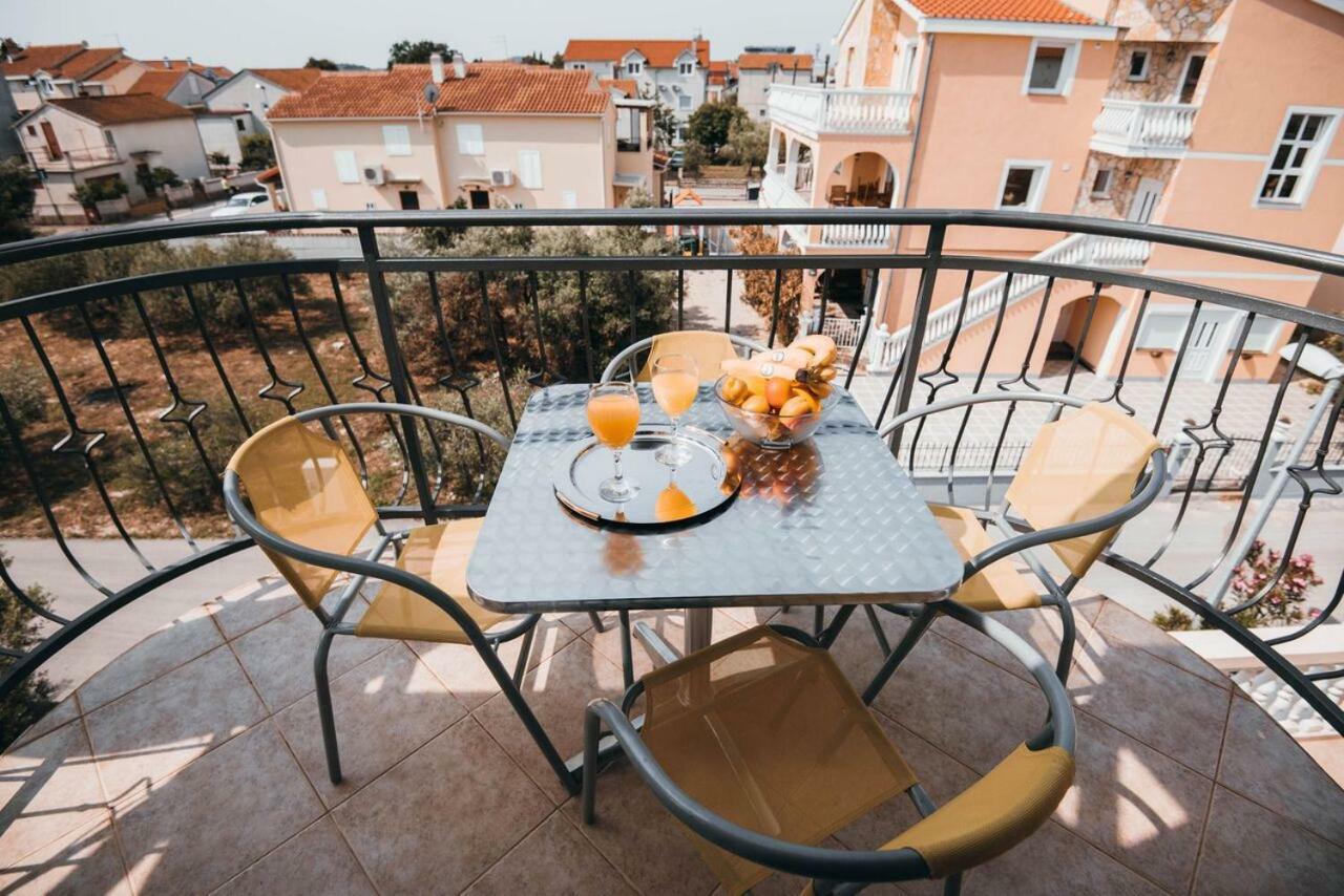 Apartmani Tamaris Vodice Exterior foto